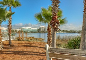 Downtown Carillon 4-302