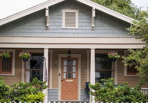 Downtown Living! Classic Florida Bungalow in the Heart of it All!