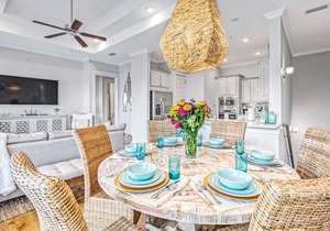 DRIFTING SOUTH- 2 BDRM Townhome With Beach Cruisers & Close To Pool!