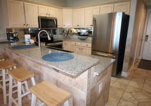 Emerald Isle 1006 - Front row beach chair service included! Affordable rates!