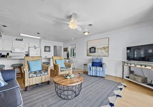 "Emerald Shores 1001" | Steps to Beach | Beach Views | Community Pool| Walk to grocery