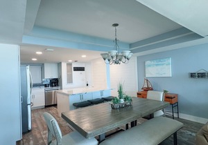 Emerald Water & Sugar White Sand Awaits You! Beachfront Condo, Pool