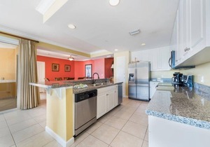 EN SOLEIL THREE BEDROOM! BEAUTIFUL UNIT!