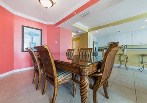 EN SOLEIL THREE BEDROOM! BEAUTIFUL UNIT!