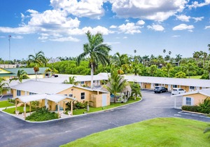 Everglades City Motel - Queen Room, 2 Beds, Kitchenette