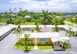 Everglades City Motel - ADA King Motel Room