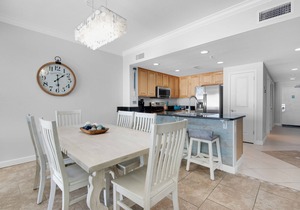 🌞Fab Views-BeachFRONT-Balcony-Grandview East 304🌞