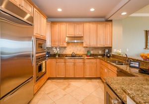 Fall Stays Available! Gulf Front Luxury Condo! Quick access to the beach and pools!