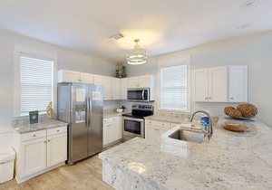 Family-Friendly Home with Shared Hot Tub - Beach Access 1 Mile Away