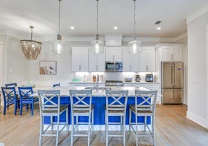 Family-Friendly Santa Rosa Home Walk to Beach!