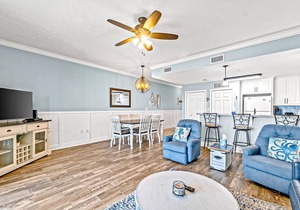 Fourth Floor Condo with Shared Pool, Ocean View, High-Speed WiFi, & Washer/Dryer
