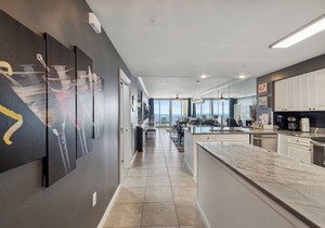 Free Beach Service! Newly Updated/Beachy 8th flr condo w/stunning Gulf Views!