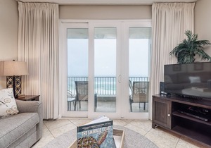 Free Daily Activities☀️🏖🌊👙 | Mediterranean Beachfront Condo w/ Restaurant