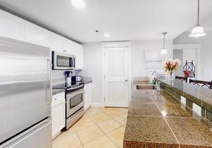 Grand resort condo with golf course, ocean views & luxe amenities