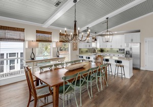 Grayton Beach, Near to Beach, Pool, Sleeps 14 + Free Attraction Tickets!