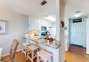 Gulf-facing getaway on the beach w/balcony view & shared pool