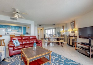 Gulf-front condo w/view, 3 resort pools, tennis & 1,500 ft of resort beachfront