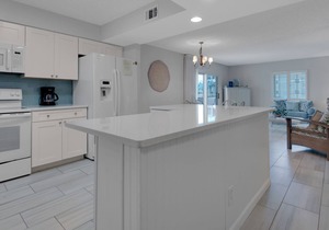 Gulf-front in Seacrest - Pool & Tennis - Sleeps 6 + Free Attraction Tickets!