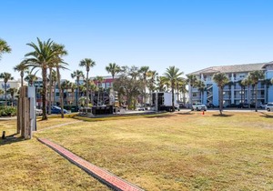 Gulf Place Residence 214