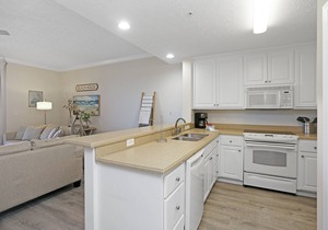 Gulf Views, Mexico Beach Condo, Pool, Hot Tub ~ Summerhouse 209
