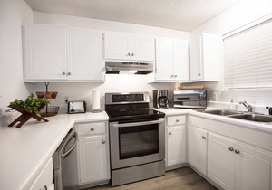 Hidden Gem of the sea! 2 bedroom 1 bath Across the street from the beach!