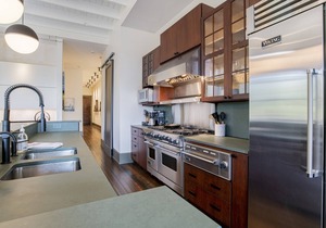 Historic luxury condo 10 min drive to Pensacola Beach and Naval Air Station