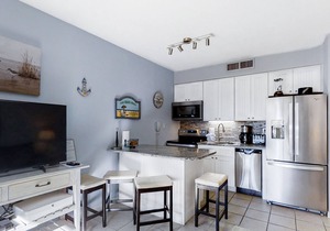 Inviting Condo w/Shared Pool, Sun Deck, and Short 2-Min Walk to the Beach