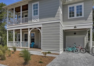 Large, Modern Santa Rosa Home - Walk to Beach!