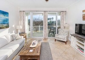 Large Newly Furnished 3 bedroom! Sleeps up To 8!