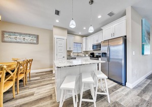 Living The Beach Life- 4BR/2BA, Sleeps 12, Huge Private Pool.