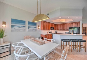Luxe Naples Bay Resort Condo: Near Fifth Ave!