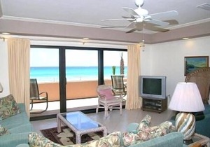 Luxury apartment directly on the water