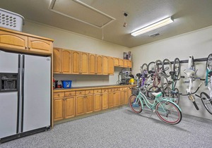 Marco Island Home w/Pool & Lanai < 1 Mi To Beach