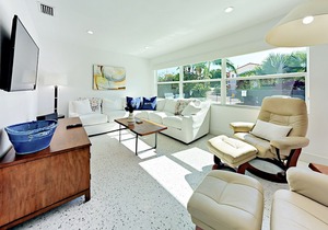 Modern Juno Beach Home - Walk 5 Minutes to the Beach