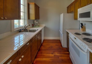 Moreland Carriage House - Close to Beach & Playground! Free Bikes/Fitness/Tennis