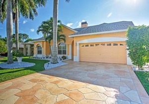 Naples Home w/Pool, Extended Stays Welcome!