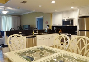 Oceanfront Penthouse-Legendary Sunset Views -Free Beach Chairs & New 65” TV!