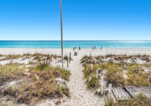 OPEN Aug 8-14!☀Walk 2 Beach☀Private Complex☀Community Pool☀4BR Bella Costa