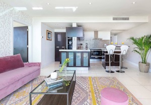Open-Concept Corner Suite | Grove Walkability in Miami