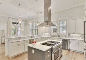 Park District Paradise: Bikes, Golf Cart, WaterColor Beach Club Access, and Luxury Living.