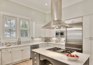 Park District Paradise: Bikes, Golf Cart, WaterColor Beach Club Access, and Luxury Living.