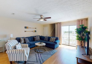 Peaceful Coastal Getaway Near the Beach W/ Full Kitchen, Private Patio & WiFi!
