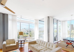 Perfect condo near the beach and town with shared pool, free WiFi