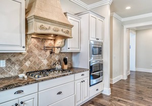 Pet Friendly 30A Rental w/ Large Fenced In Yard & Screened in Porch + Huge Pool!
