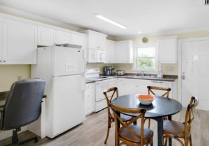 🐶Pet Friendly~ 66ft from Beach Access~ Complex Pool~ 2BR Gulfside Condos #3