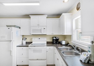 🐶Pet Friendly~ 66ft from Beach Access~ Complex Pool~ 2BR Gulfside Condos #3