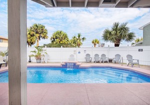 🐶Pet Friendly~ 66ft from Beach Access~ Complex Pool~ 2BR Gulfside Condos #3