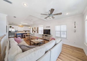 Pier Park only 50 Steps to the beach! Pet friendly. Ocean View.