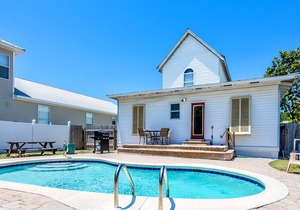 Private Pool~Wraparound Porch~Balcony~Walk 2 Beach~3BR Crystal Cottage