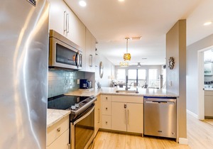 Ramsgate getaway w/panoramic view, beach access & shared pool